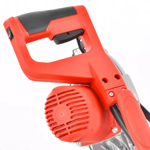 HECHT 828 - pokosová pila s laserem