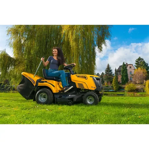 Riwall PRO RLT 92 TRD travní traktor 92 cm se zadním výhozem a mechanickou převodovkou