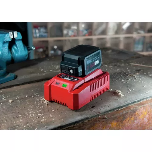 Nabíječka Akumulátoru 2,4A 12V SKIL 2730AA