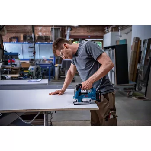 Akumulátorová kmitací pila GST 18V-155 BC BOSCH 06015B1000