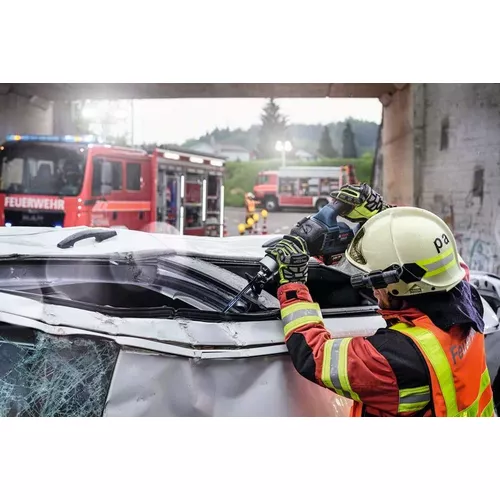 Akumulátorová pila ocaska GSA 18V-32 BOSCH 06016A8108