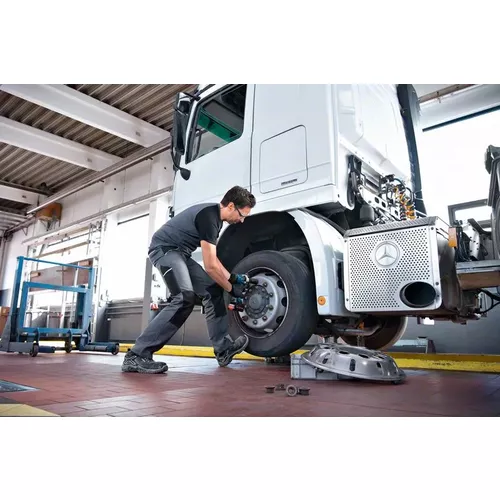 Akumulátorový rázový utahovák GDS 18V-1000 BOSCH 06019J8304