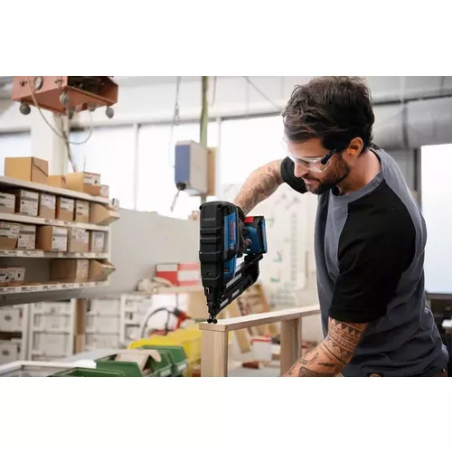 Akumulátorová hřebíkovačka do dřeva GNH 18V-64 M BOSCH 0601481003