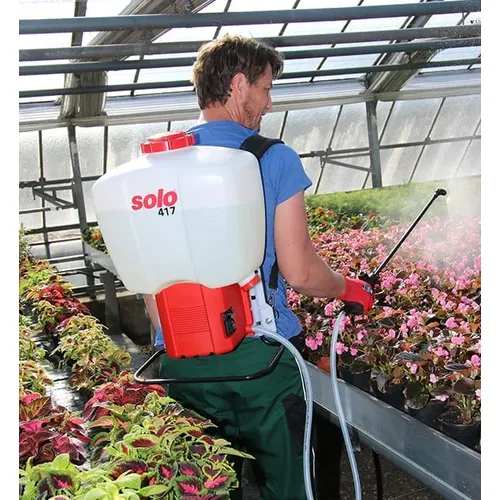 Zádový akumulátorový postřikovač SOLO 417