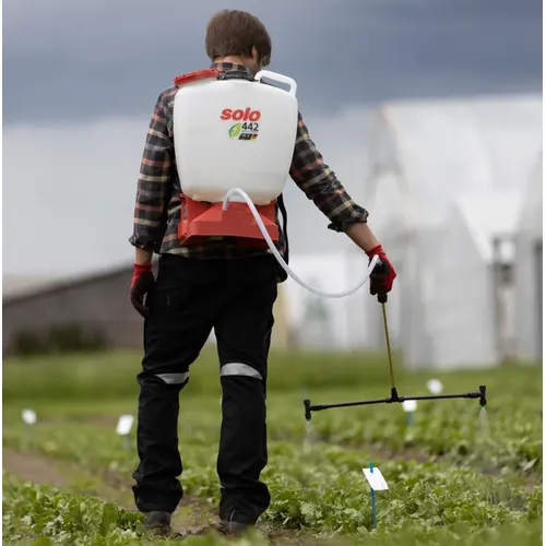 Zádový akumulátorový postřikovač SOLO 442