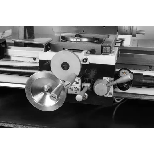 Proma SKF-750MD -  Kombinovaný soustruh na kov s pohyblivým frézovacím zařízením a digitálním odměřováním