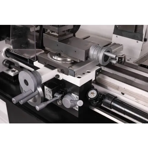 Proma SKF-750MD -  Kombinovaný soustruh na kov s pohyblivým frézovacím zařízením a digitálním odměřováním