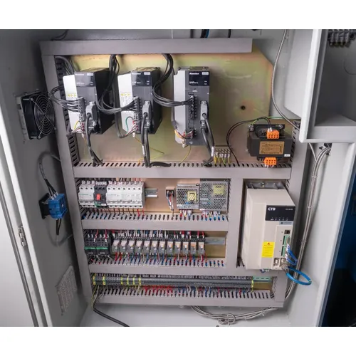 Proma FNK-850 Servo - Univerzální nástrojová kombinovaná frézka