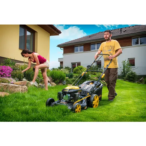 Riwall PRO RPM 5135 multifunkční travní sekačka 4 v 1 s benzinovým motorem a pojezdem